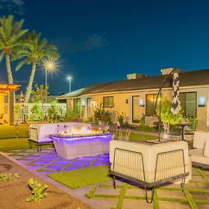https://ash-and-ko.hotelsofphoenix.com