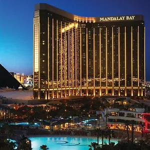 4* Semesteranläggning (resort) Mandalay Bay