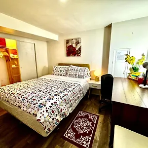 Homestay Cozy Private With Shared Bathroom On The 1st Floor - Conveniently Located Near Seatac Airport And Downtown Seattle
